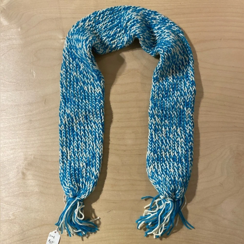 Blue and White Knit Scarf (OT)